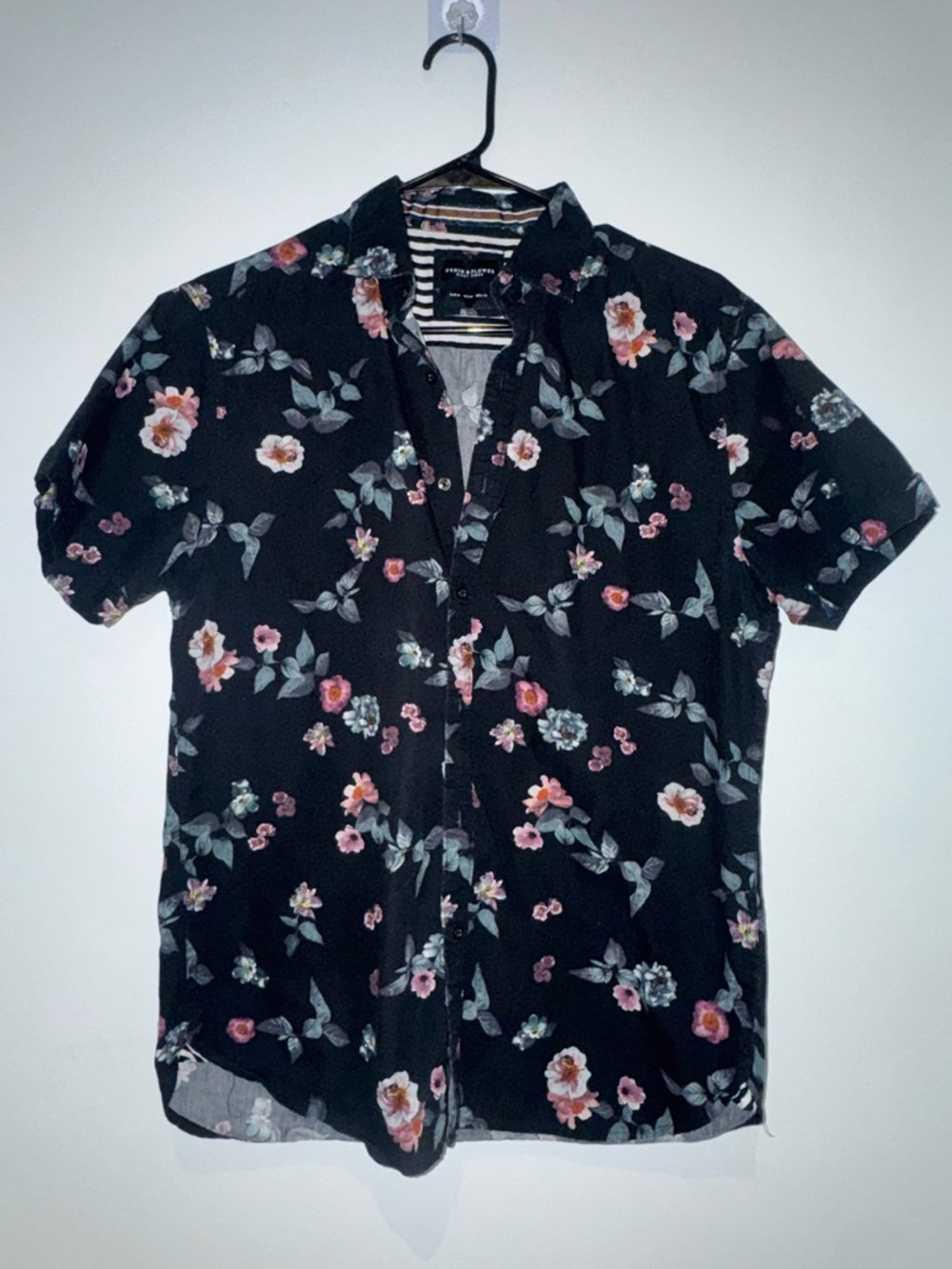 Denim & Flower Black Short-Sleeve Floral Button-Down Shirt